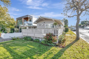 Heart of Corona Del Mar 10 minute walk to beach steps to downtown